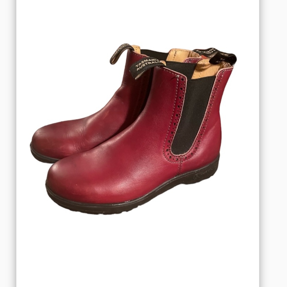 BLUNDSTONE red 1443 Chelsea boots size 6 AU - US 9 women